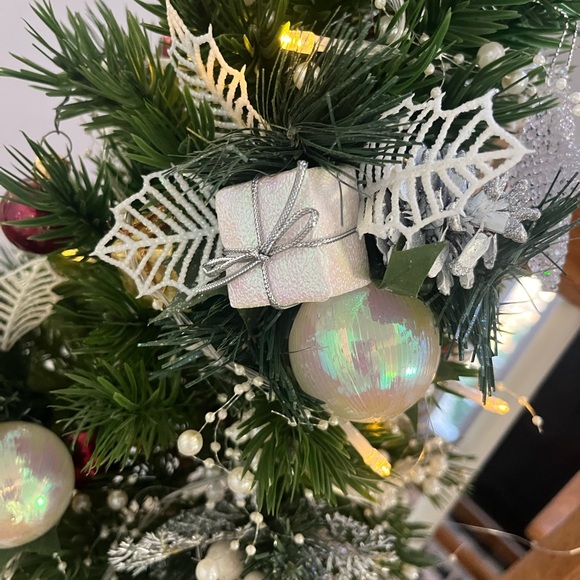 White Christmas tree decorations (4) - Picture 2 of 3